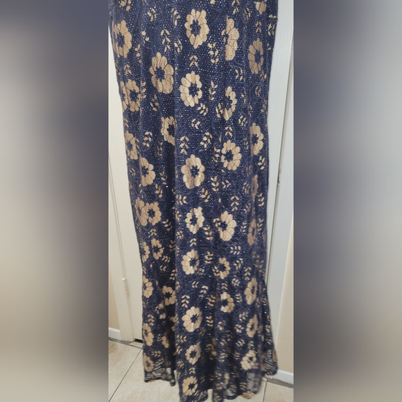 Party dress - Picture 2 of 3